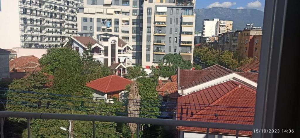 Royal Hostel Tirana Exterior foto